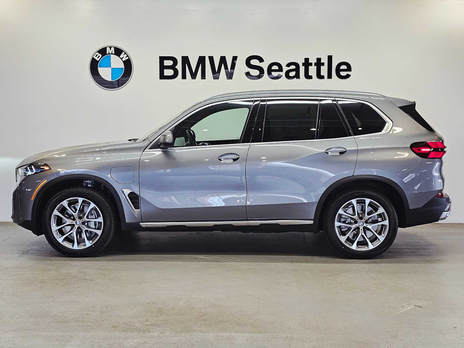 Thumbnail: 2026 BMW X5 - 3