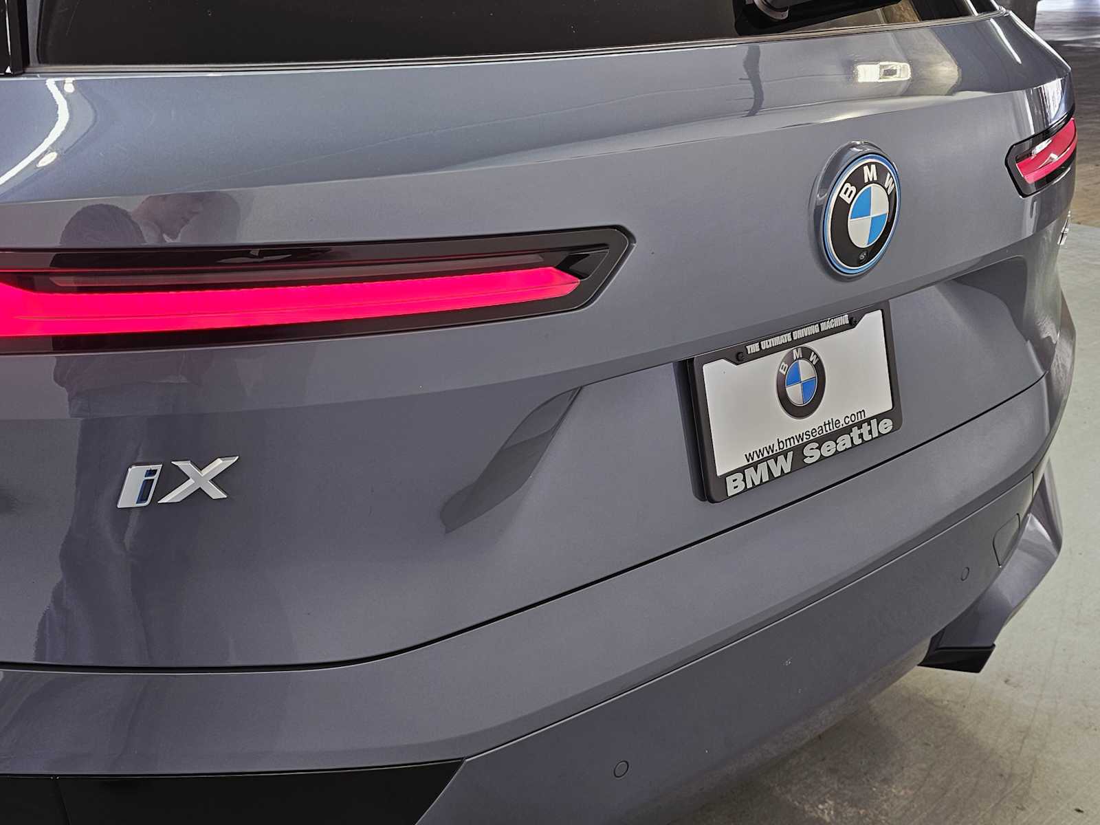 Thumbnail: 2023 BMW iX - 7