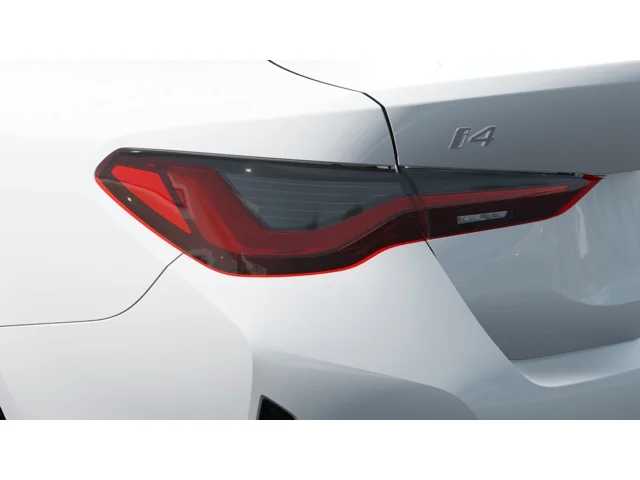 Thumbnail: 2026 BMW i4 - 8
