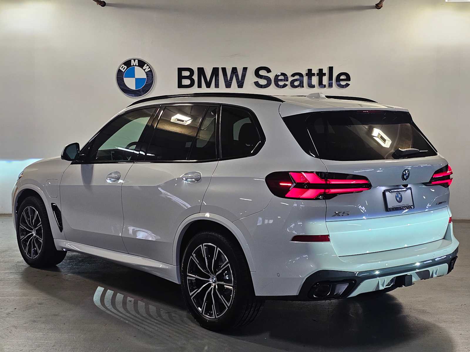 Thumbnail: 2026 BMW X5 - 4