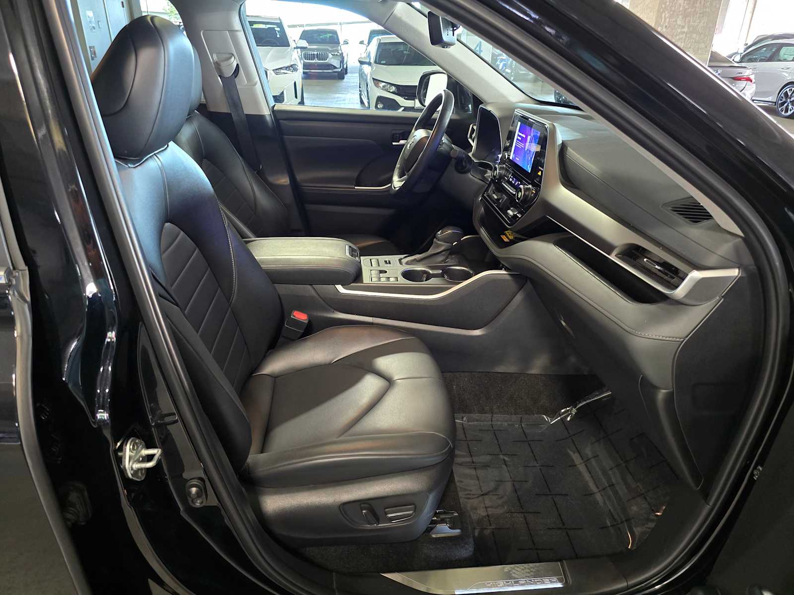 Thumbnail: 2024 Toyota Highlander - 28