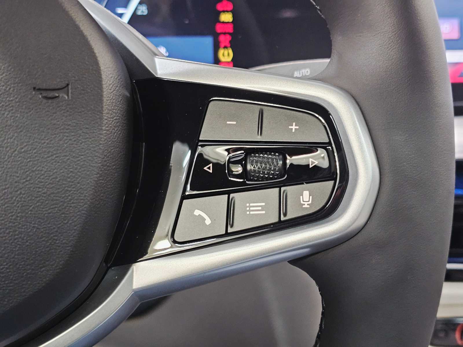 Thumbnail: 2025 BMW i4 - 12