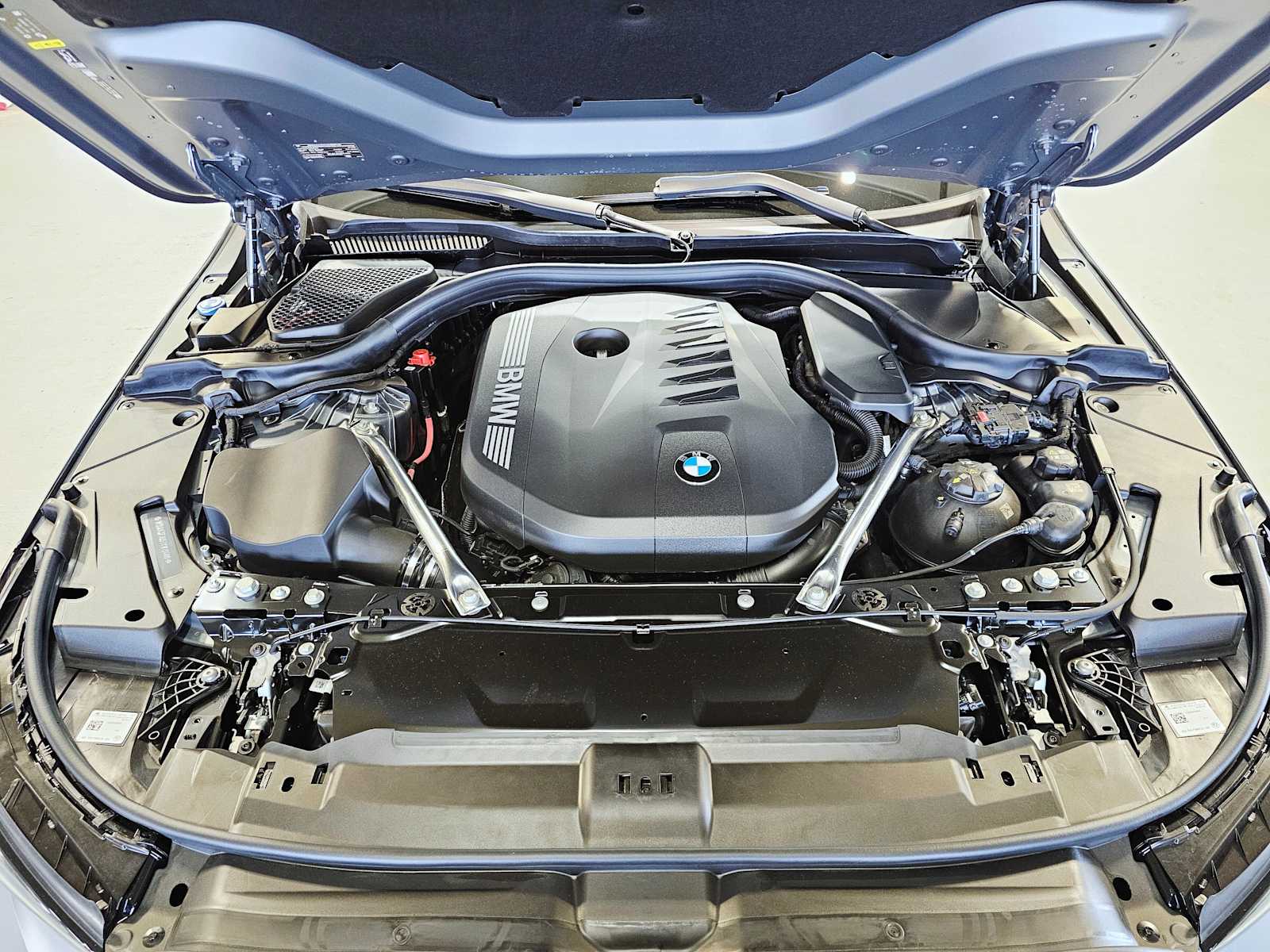 Thumbnail: 2026 BMW 5 Series - 9