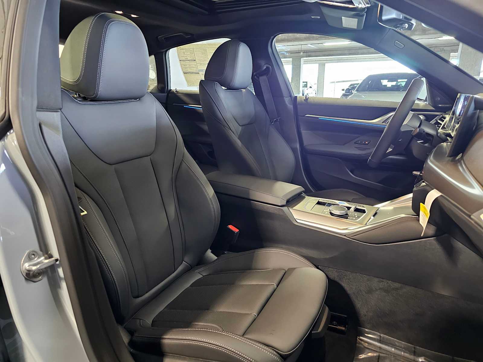 Thumbnail: 2026 BMW i4 - 34
