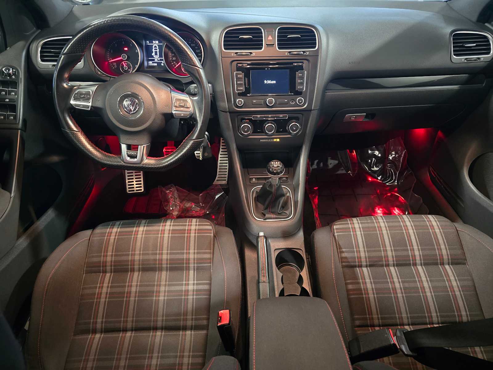 Thumbnail: 2012 Volkswagen Golf - 9