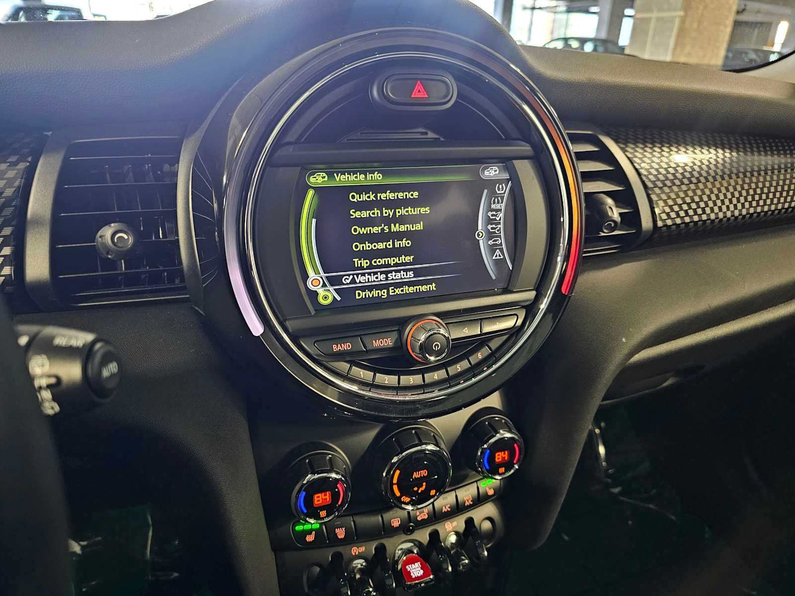 Thumbnail: 2016 MINI Cooper Hardtop - 14