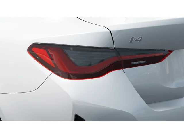 Thumbnail: 2026 BMW i4 - 8