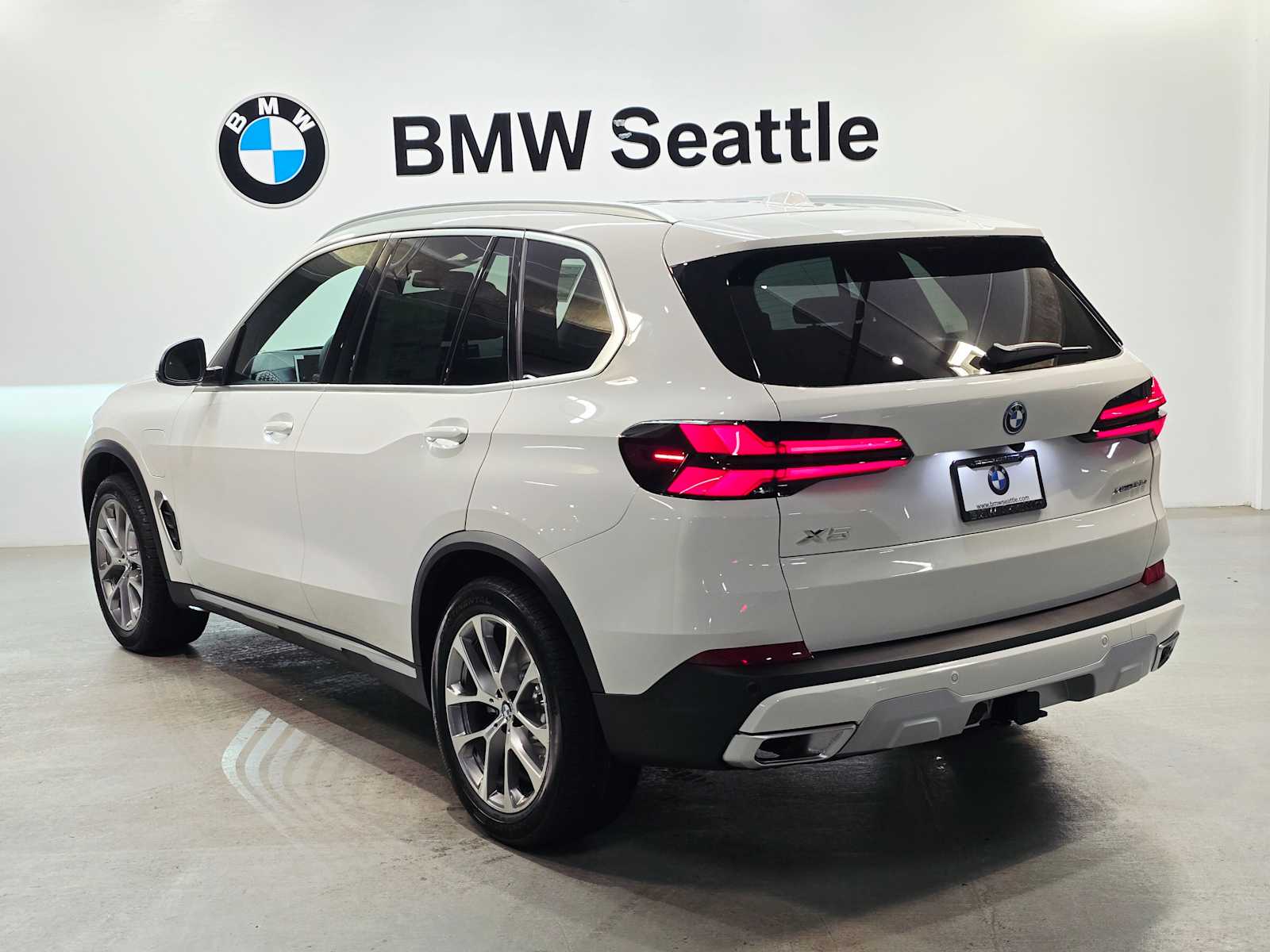 Thumbnail: 2026 BMW X5 - 4