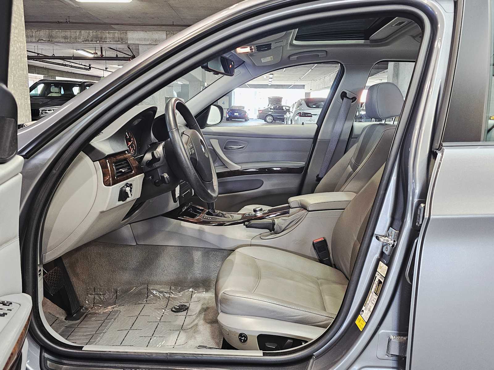 Thumbnail: 2009 BMW 3 Series - 23