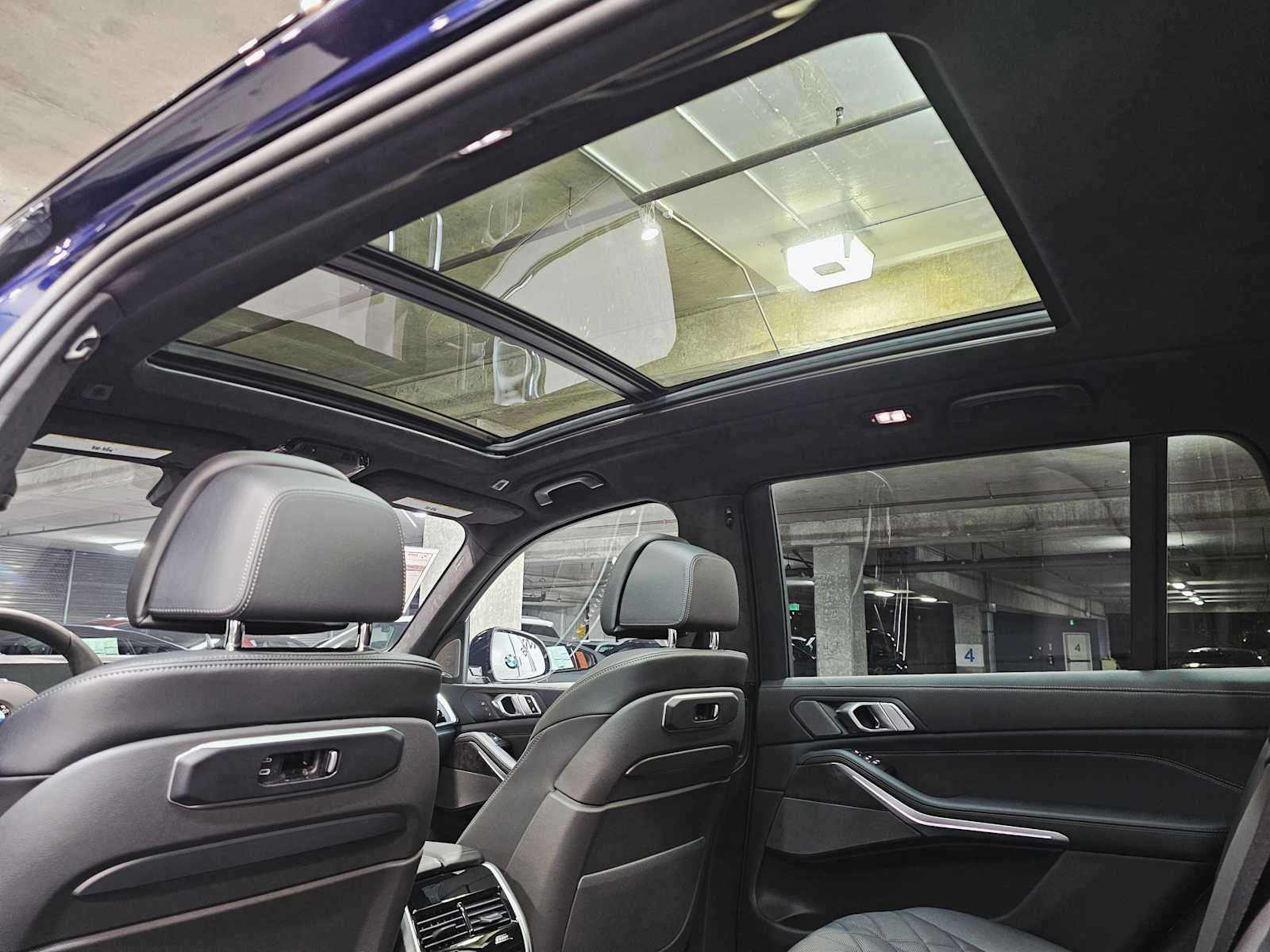 Thumbnail: 2026 BMW X7 - 26