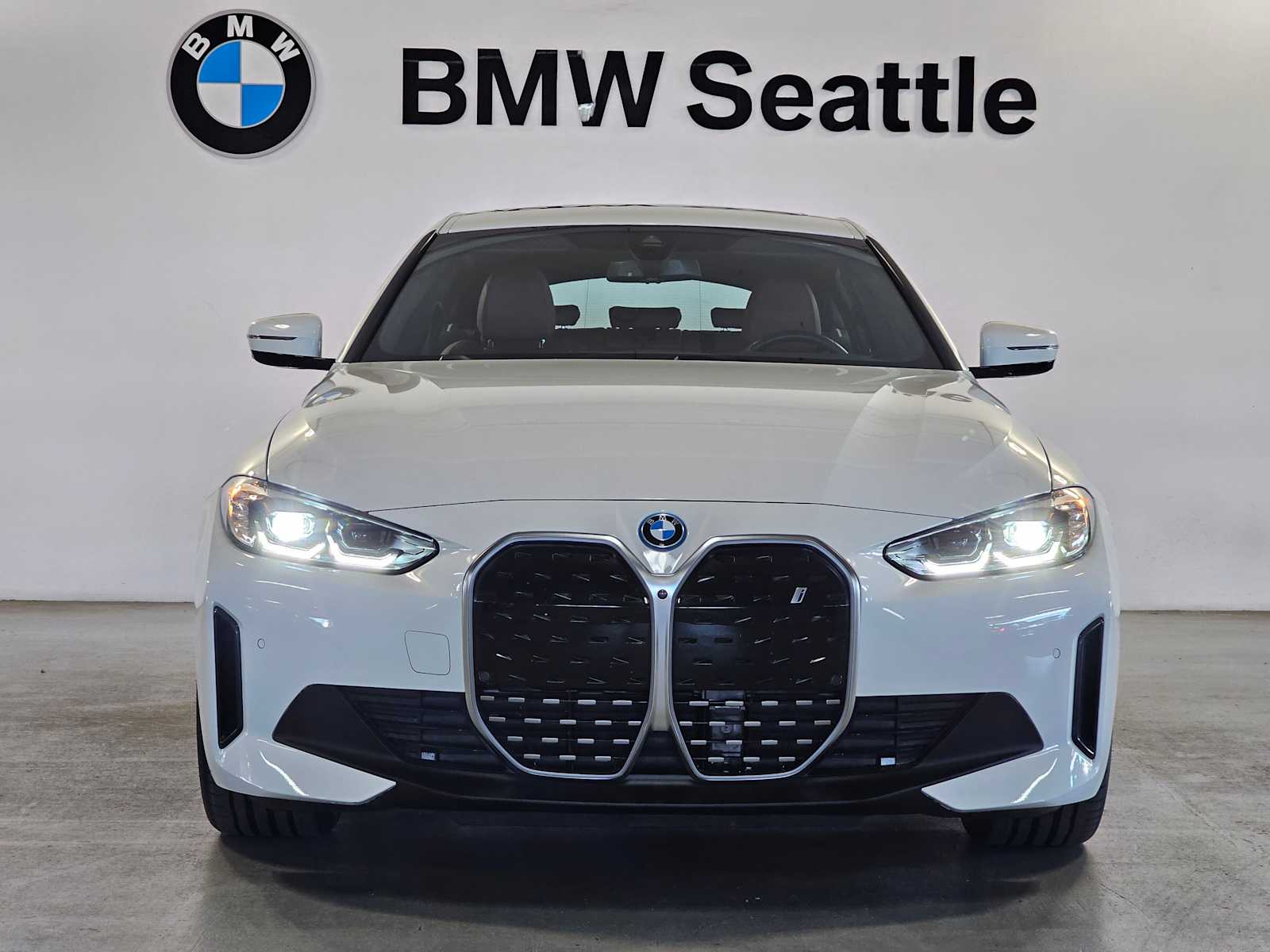 Thumbnail: 2023 BMW i4 - 6