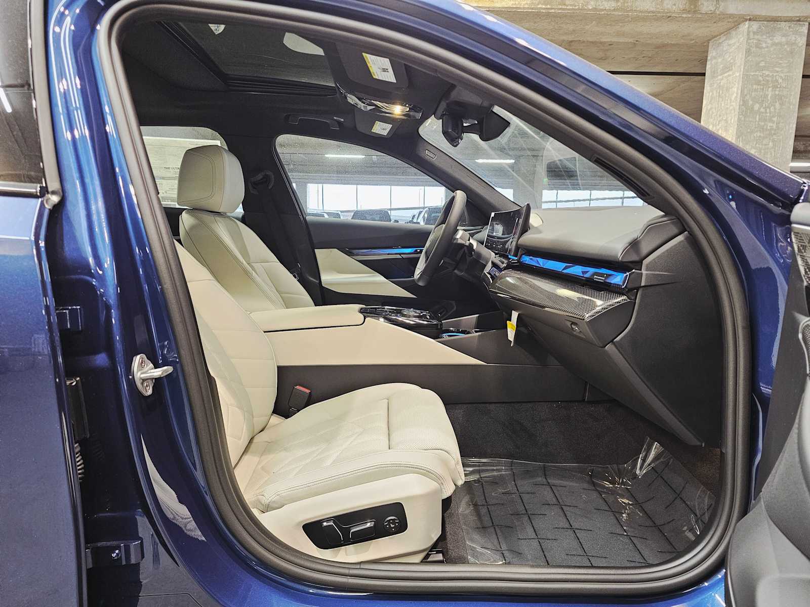 Thumbnail: 2025 BMW i5 - 27