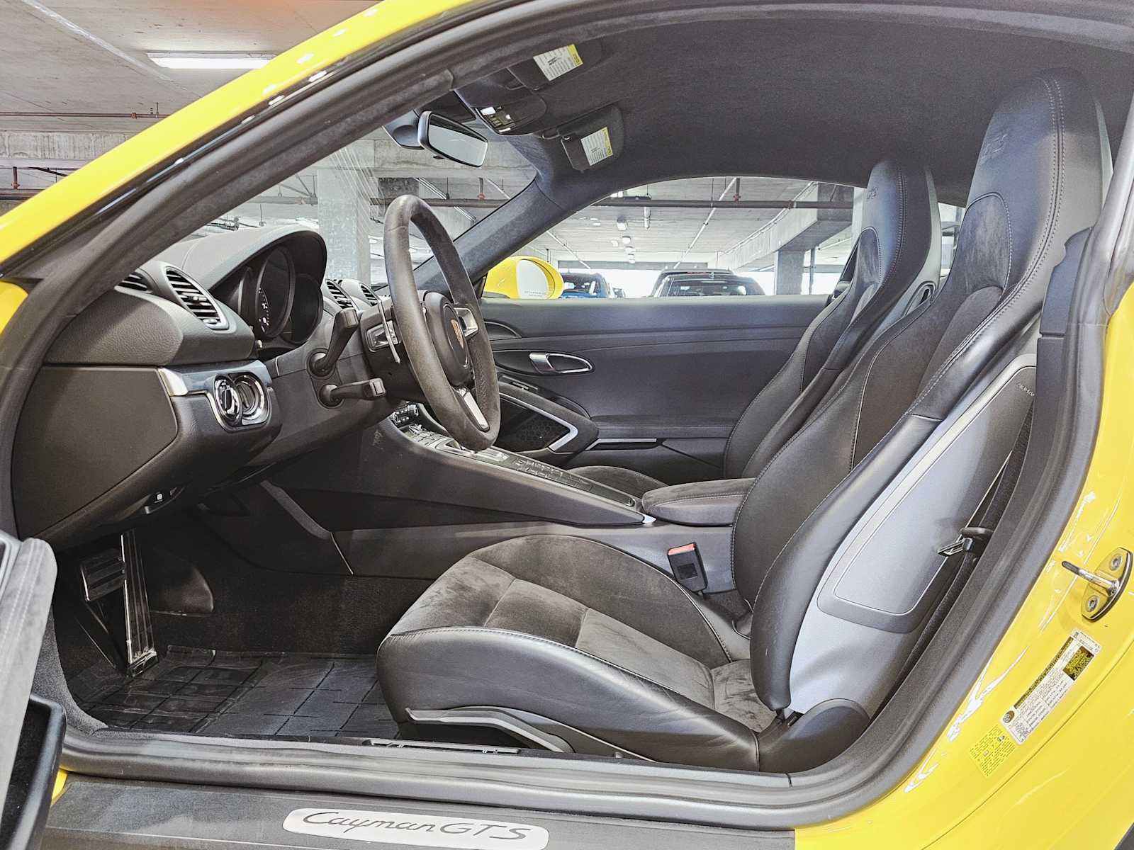 Thumbnail: 2019 Porsche 718 Cayman - 26