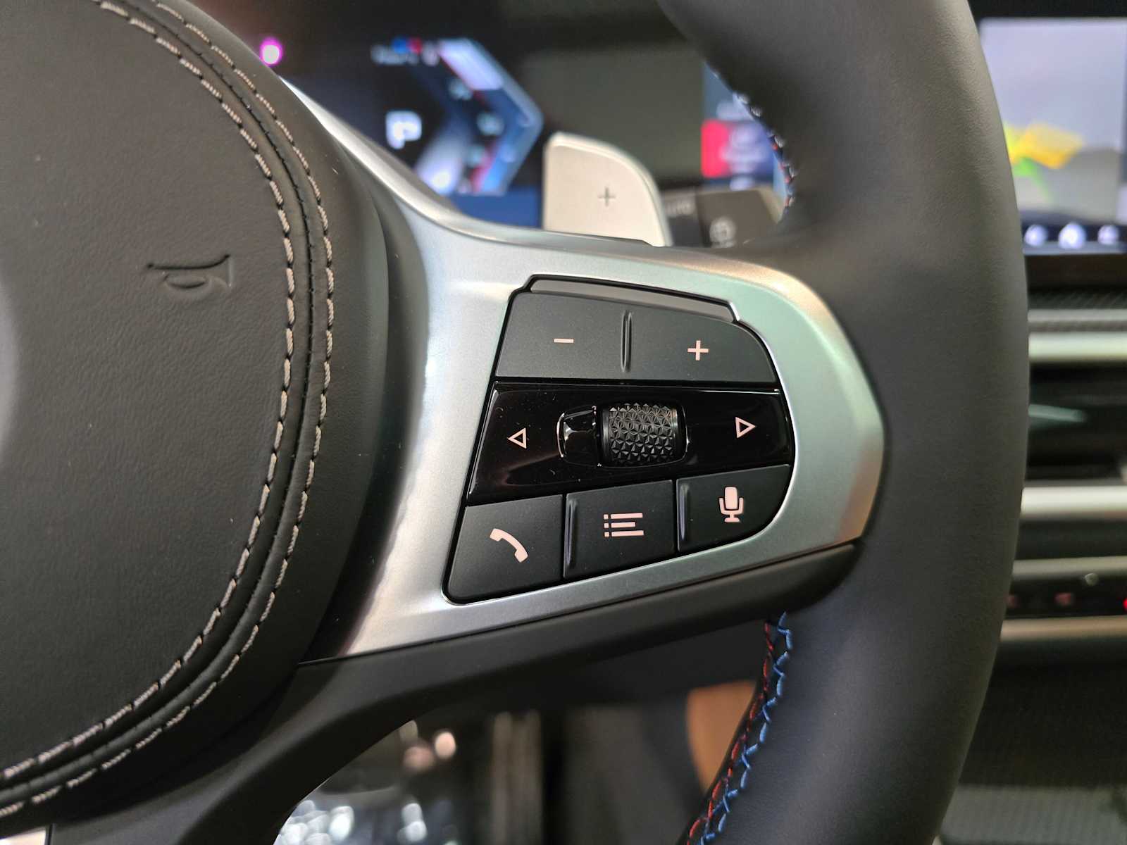 Thumbnail: 2026 BMW X5 - 13