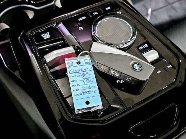 Thumbnail: 2025 BMW 5 Series - 30