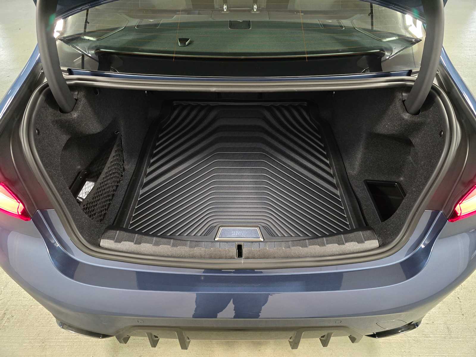 Thumbnail: 2026 BMW 3 Series - 33