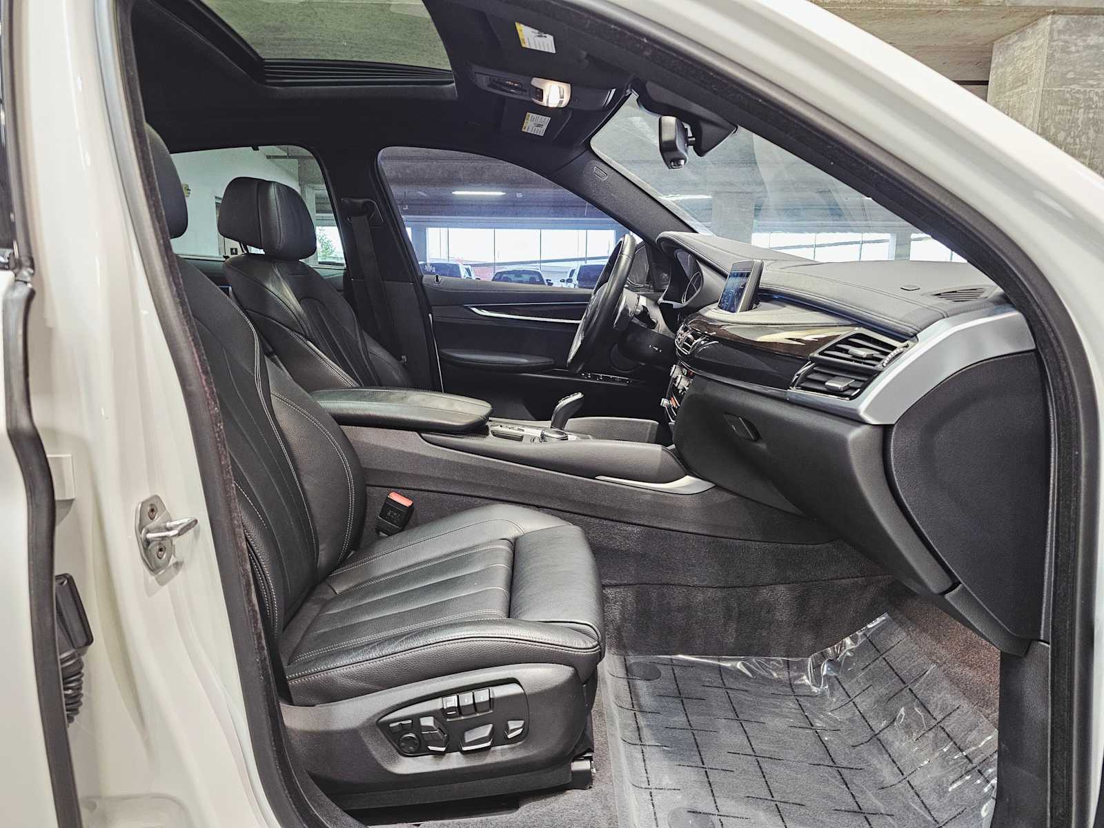 Thumbnail: 2019 BMW X6 - 28