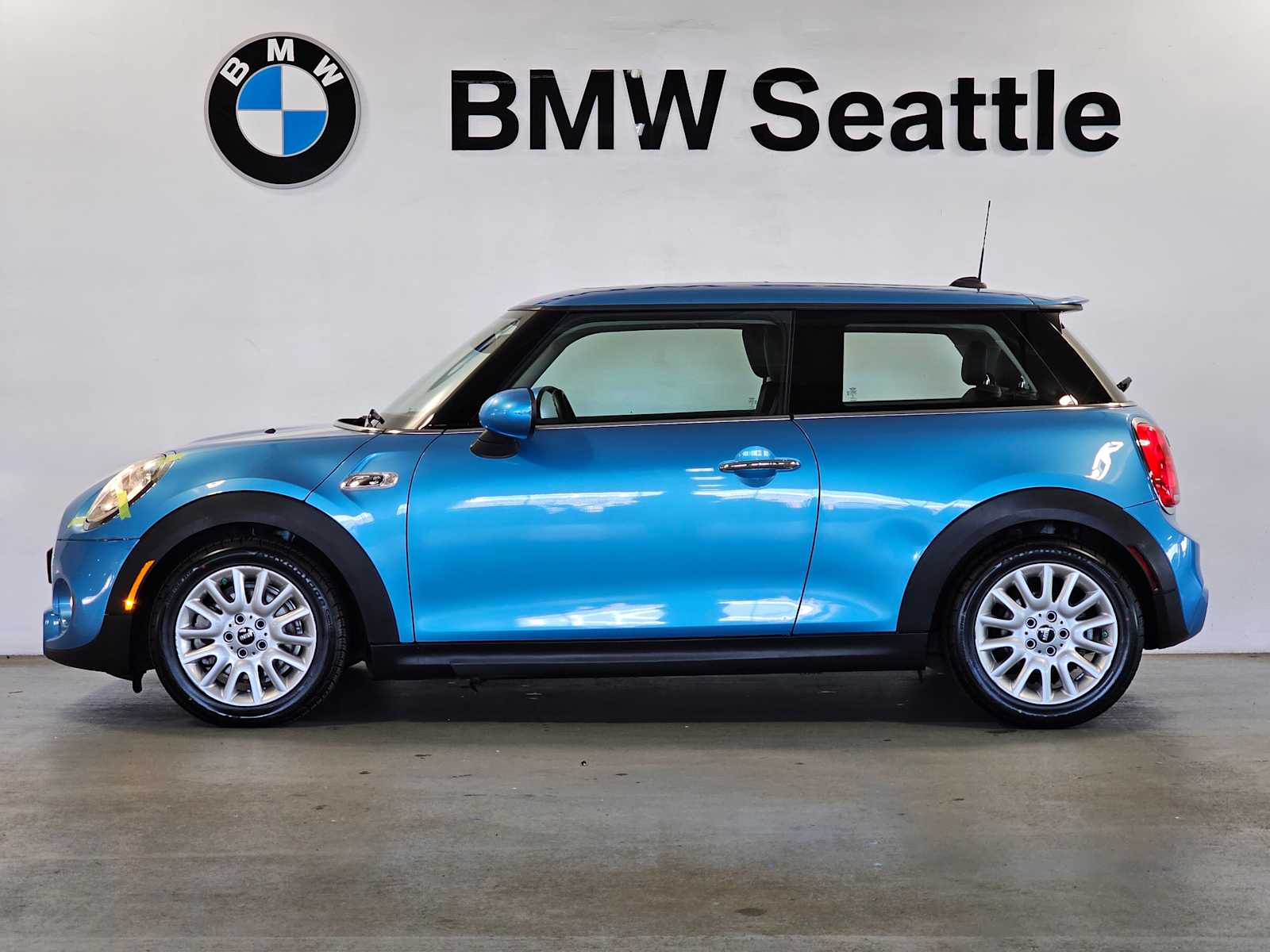 Thumbnail: 2016 MINI Cooper Hardtop - 3