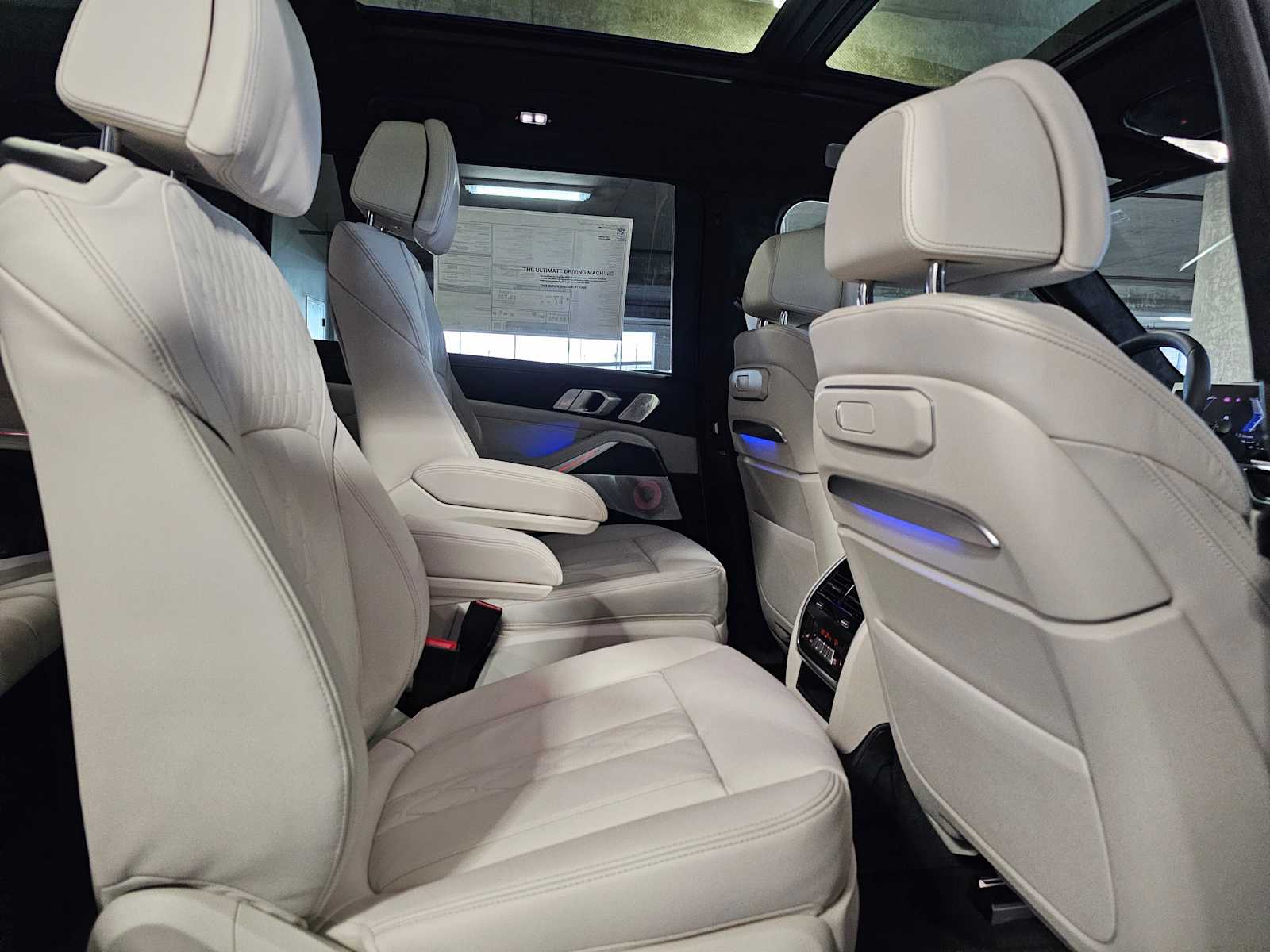 Thumbnail: 2026 BMW X7 - 38