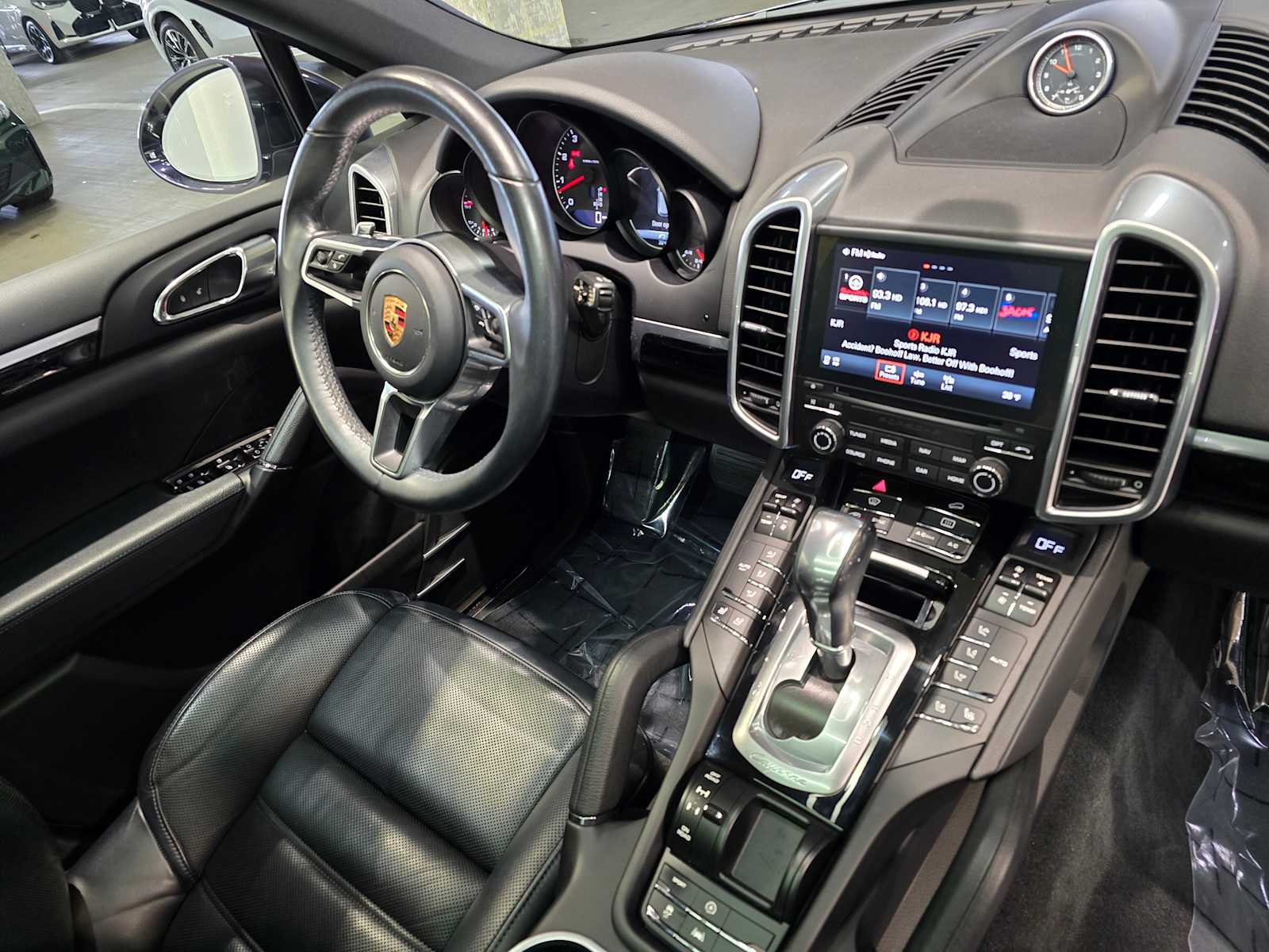 Thumbnail: 2017 Porsche Cayenne - 31