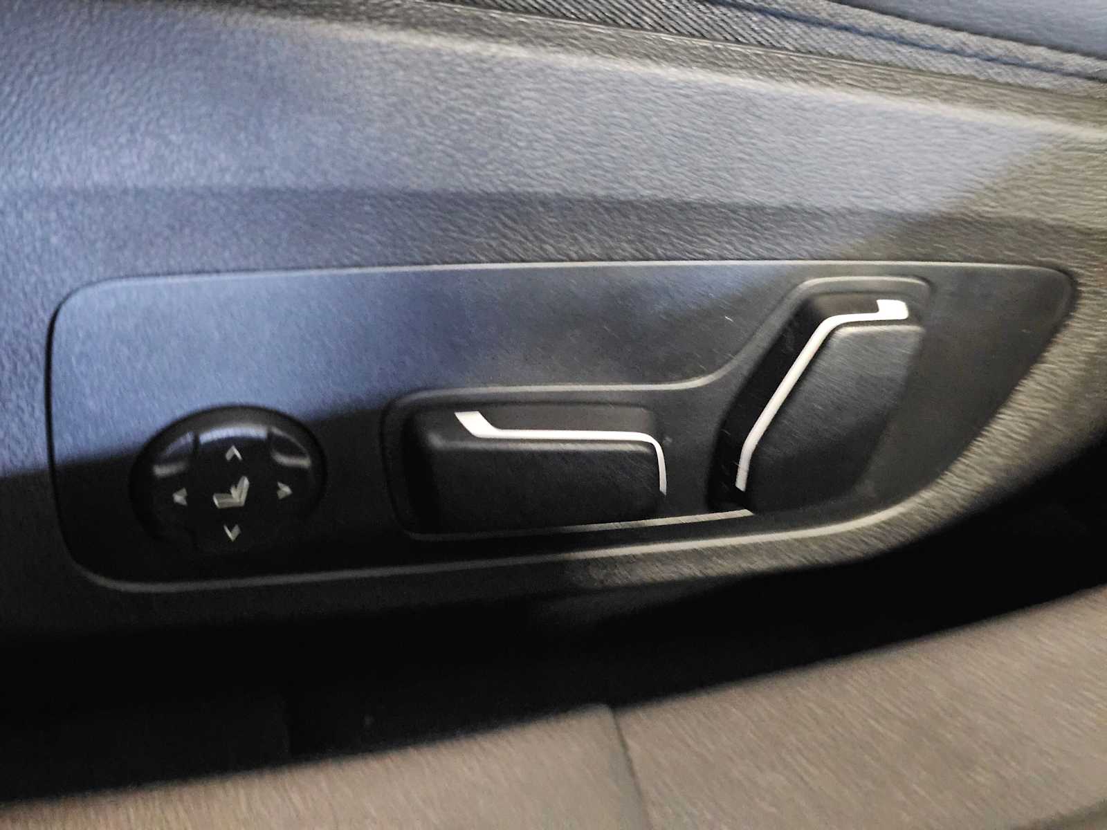 Thumbnail: 2026 BMW i4 - 23