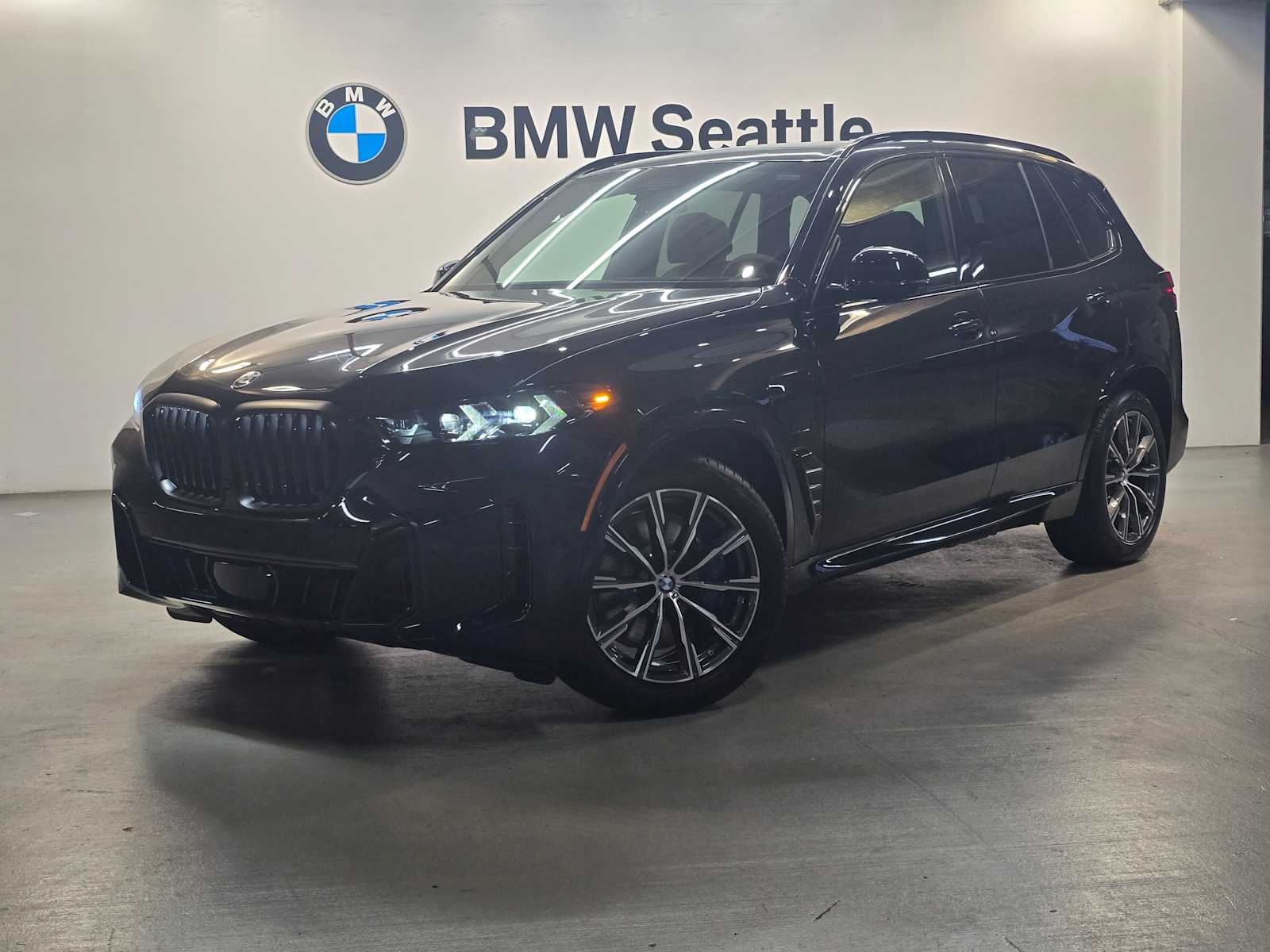 Thumbnail: 2026 BMW X5 - 1