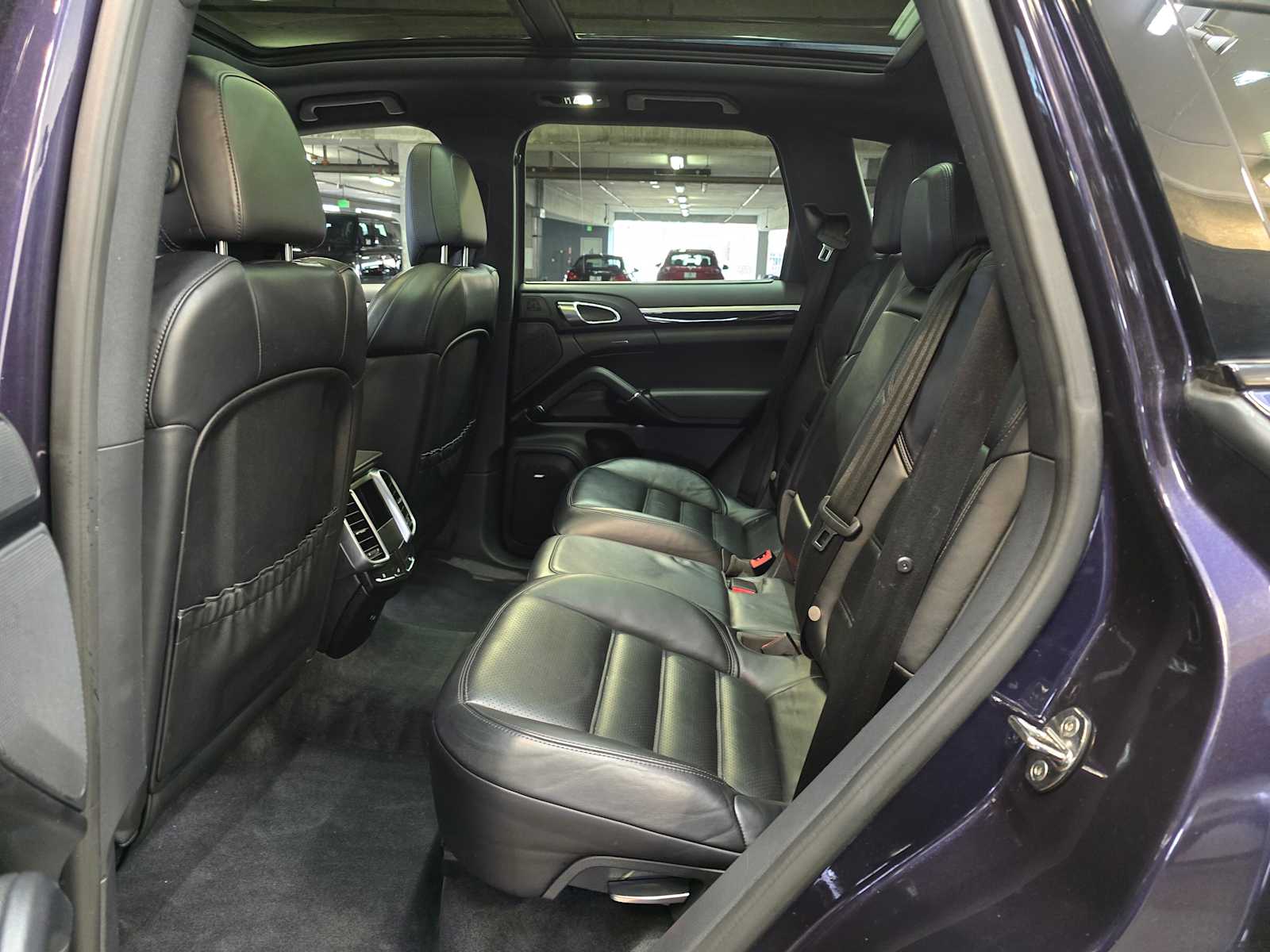 Thumbnail: 2017 Porsche Cayenne - 26