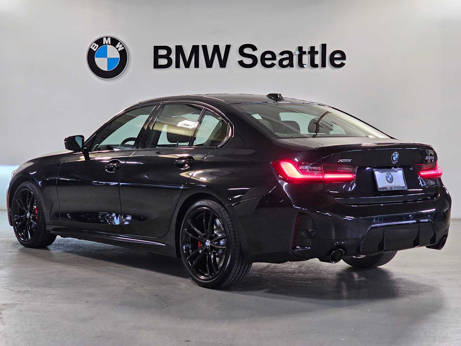 Thumbnail: 2023 BMW 3 Series - 4
