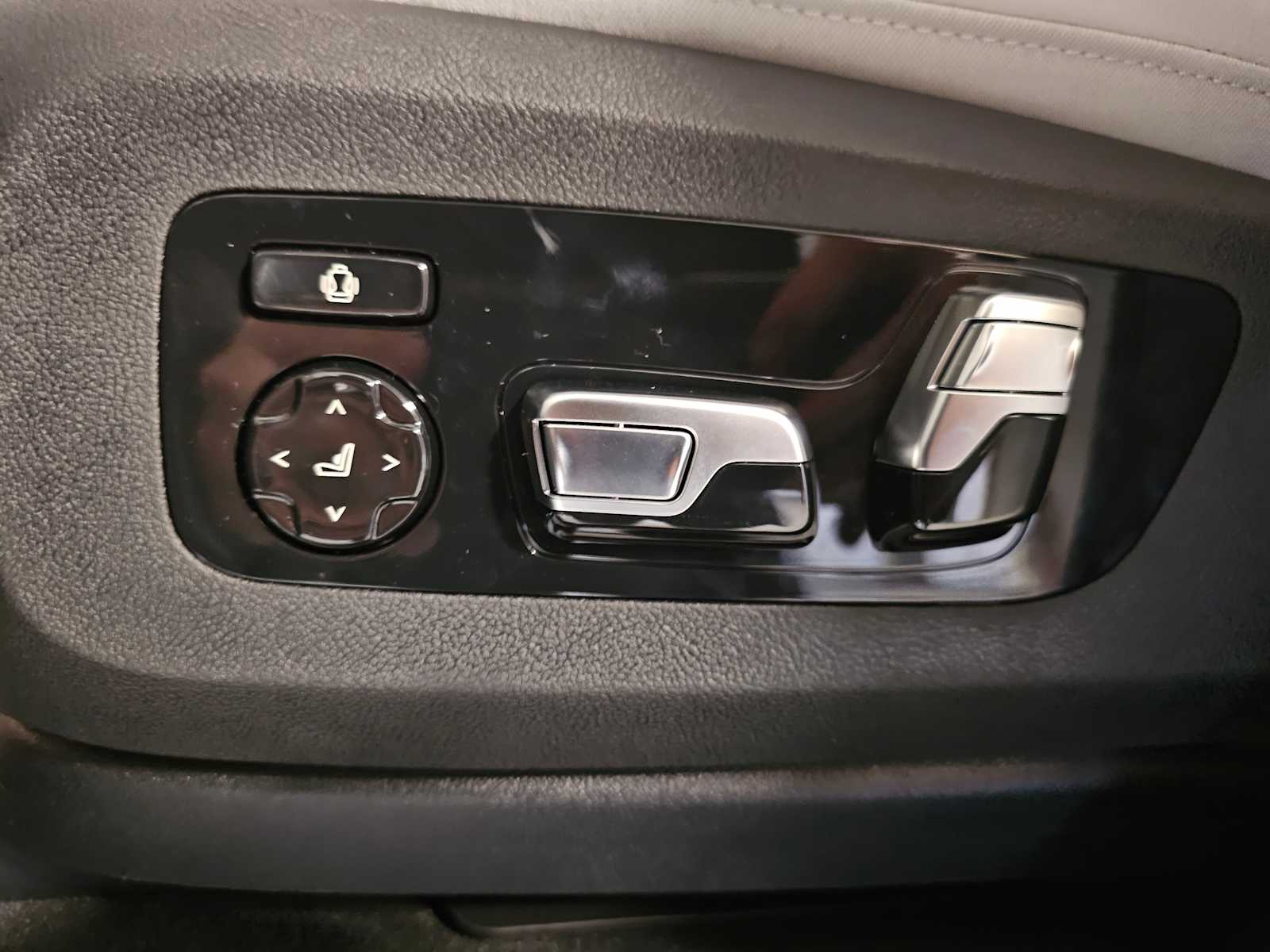 Thumbnail: 2026 BMW X5 - 30