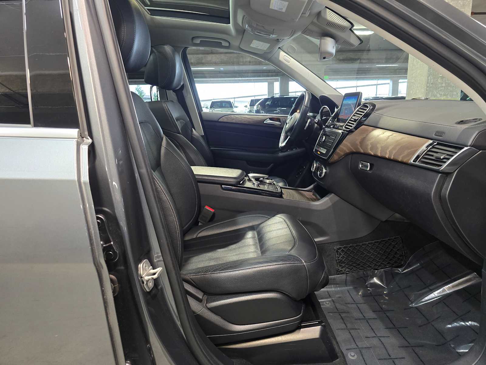 Thumbnail: 2017 Mercedes-Benz GLS - 33