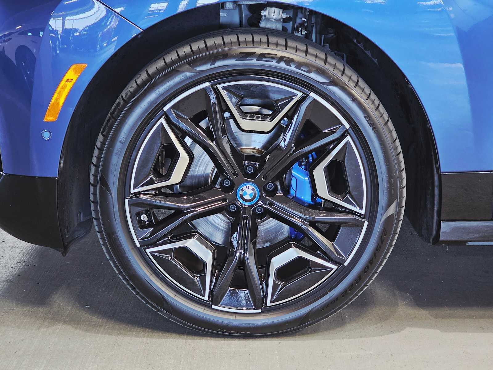 Thumbnail: 2025 BMW iX - 8