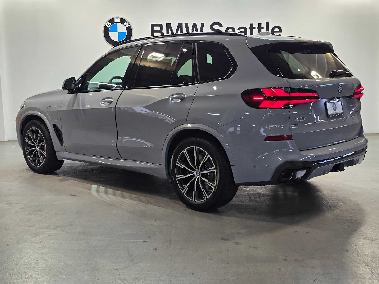 Thumbnail: 2026 BMW X5 - 4