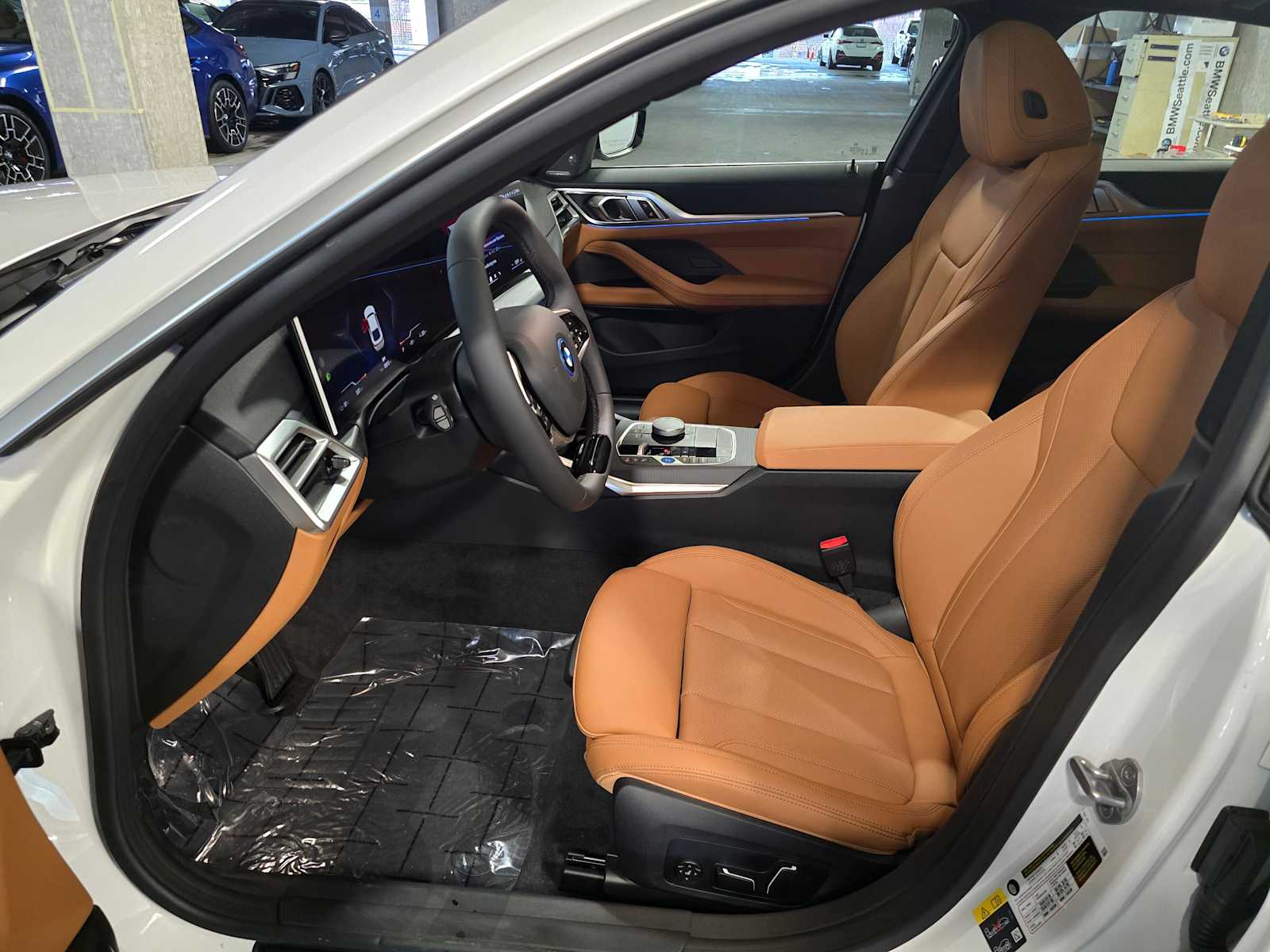 Thumbnail: 2025 BMW i4 - 25