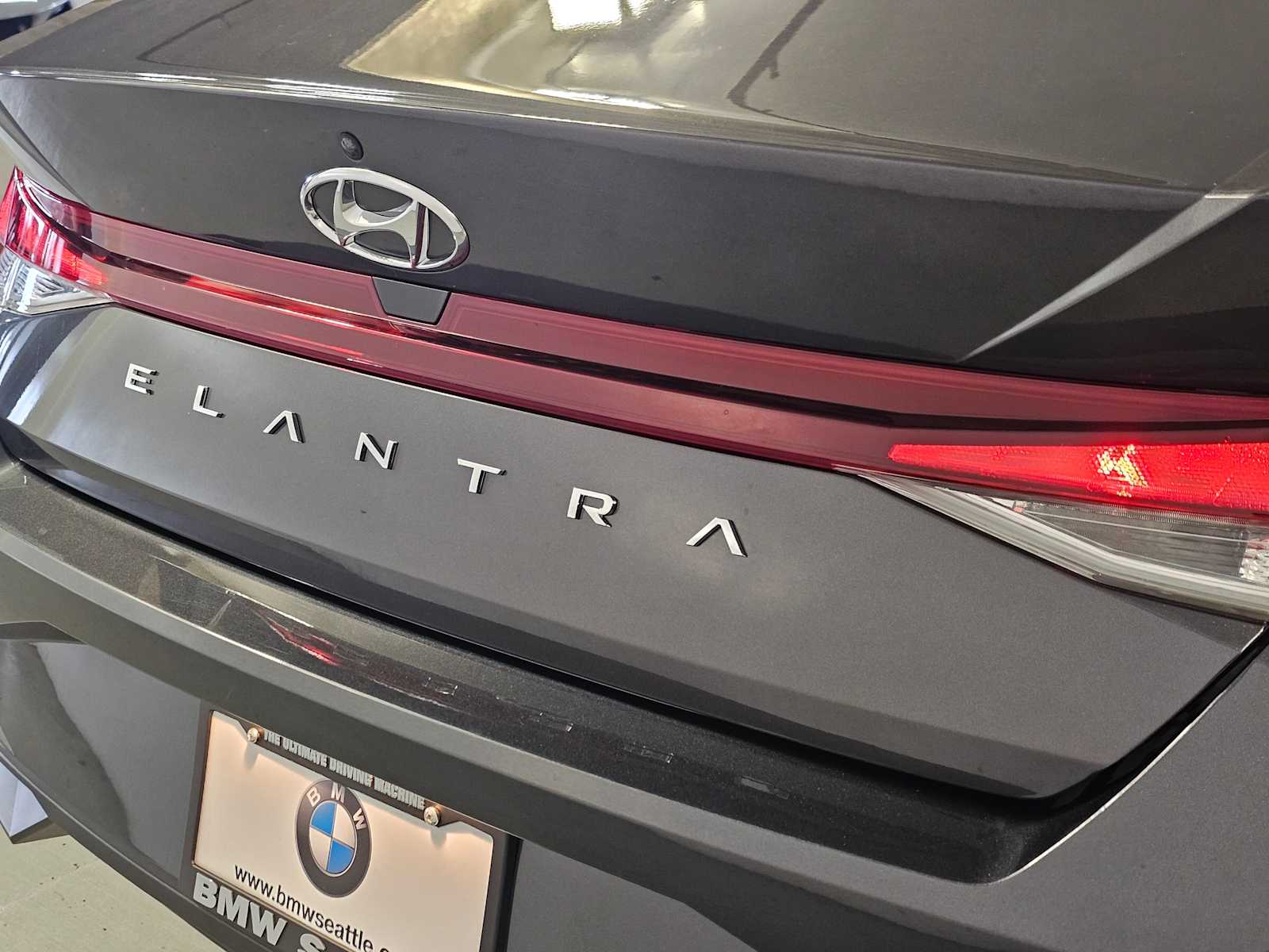 Thumbnail: 2022 Hyundai Elantra - 10