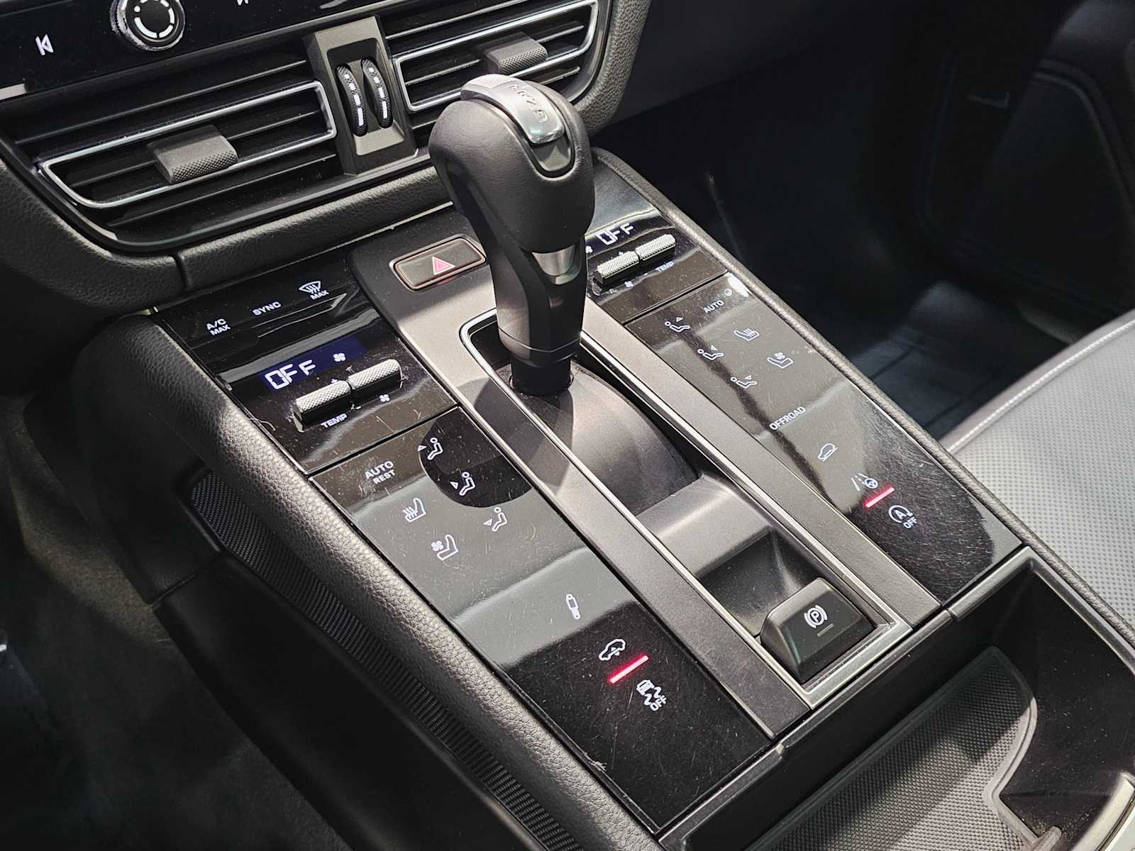 Thumbnail: 2024 Porsche Macan - 17