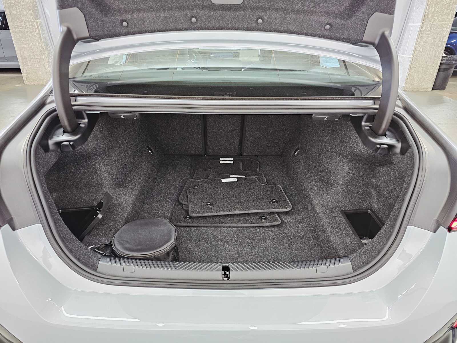 Thumbnail: 2026 BMW 5 Series - 28