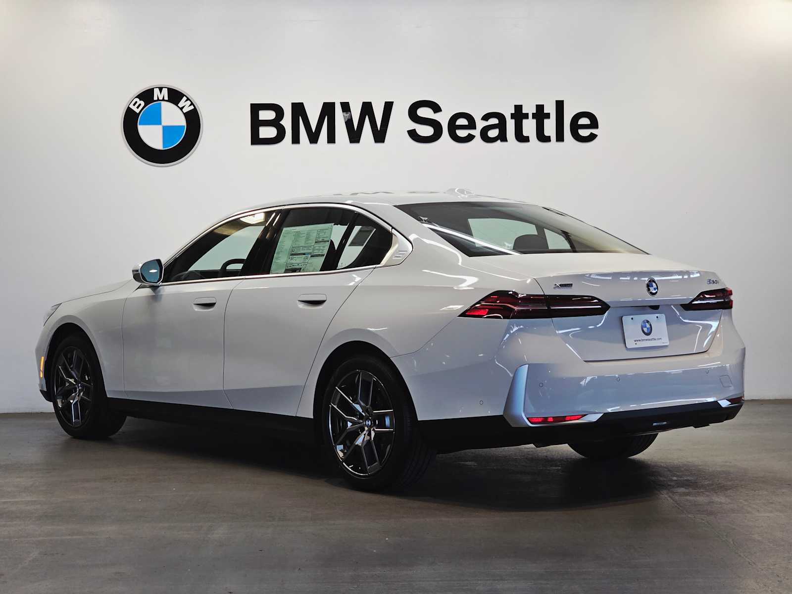 Thumbnail: 2026 BMW 5 Series - 4