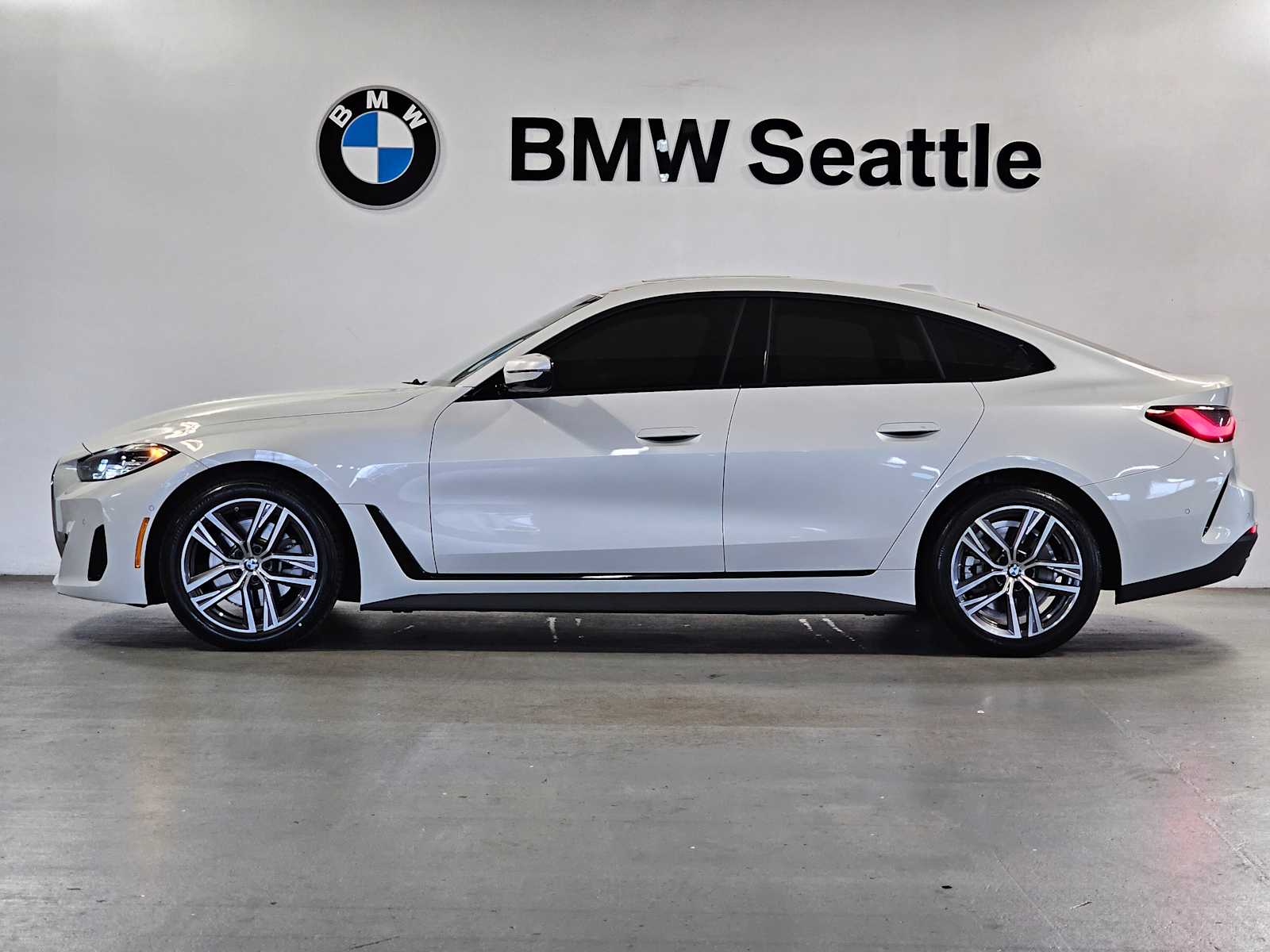 Thumbnail: 2023 BMW 4 Series - 3