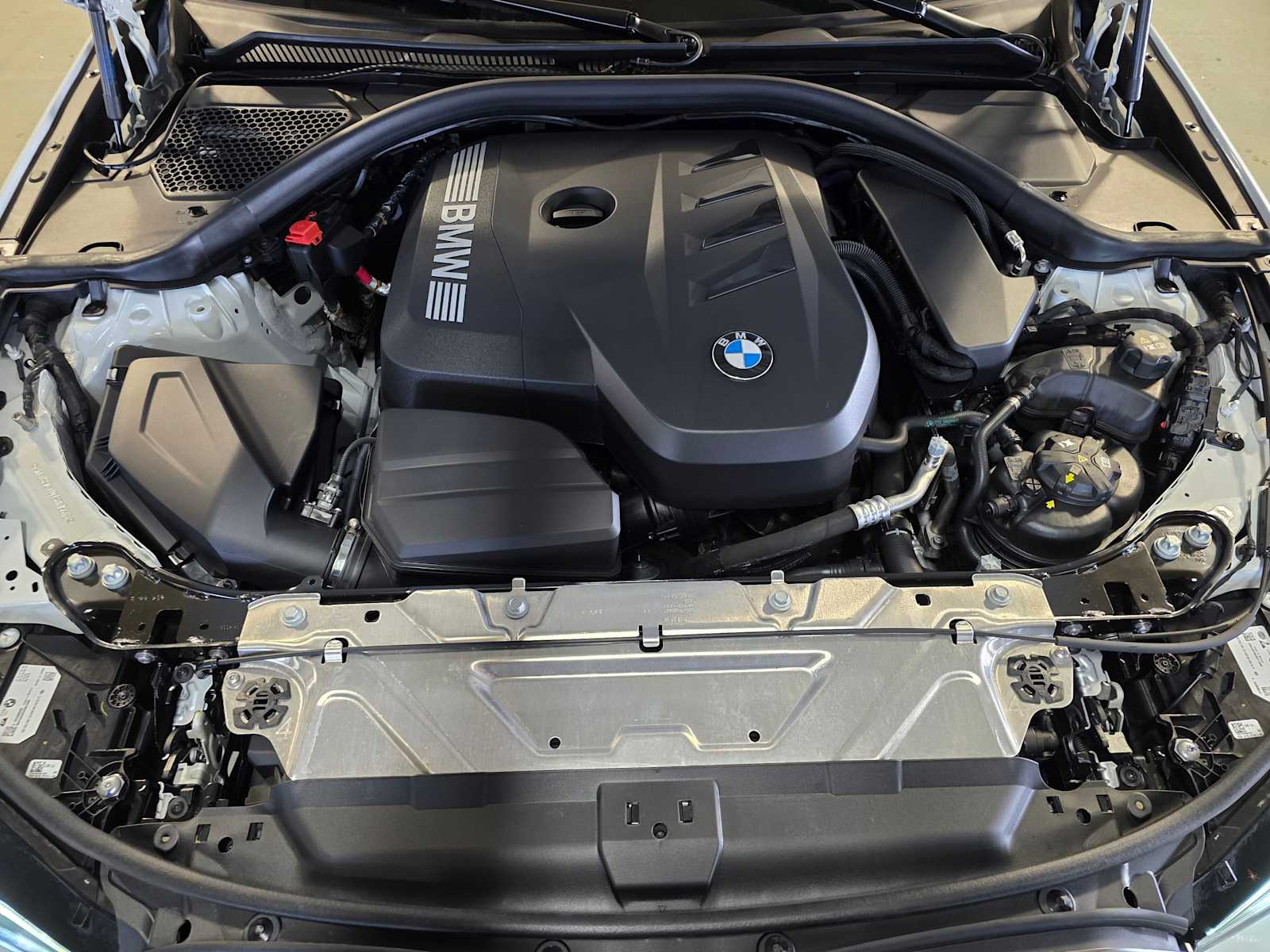 Thumbnail: 2025 BMW 3 Series - 9