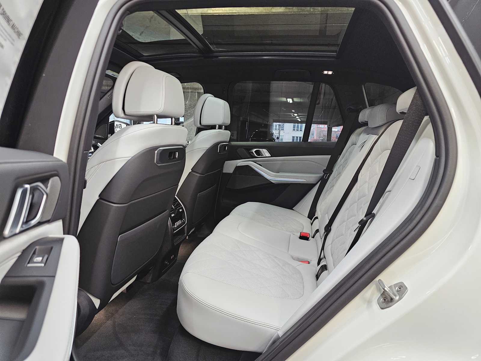 Thumbnail: 2026 BMW X5 - 25