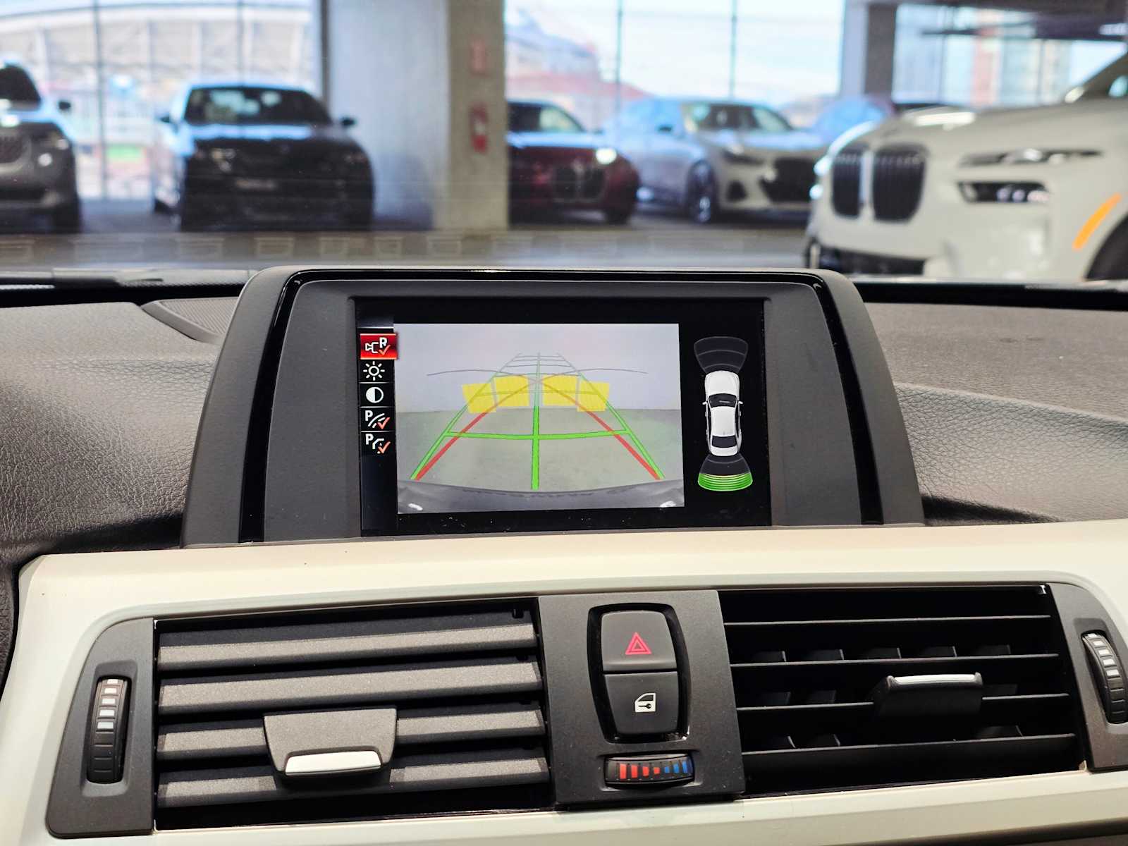 Thumbnail: 2015 BMW 3 Series - 13