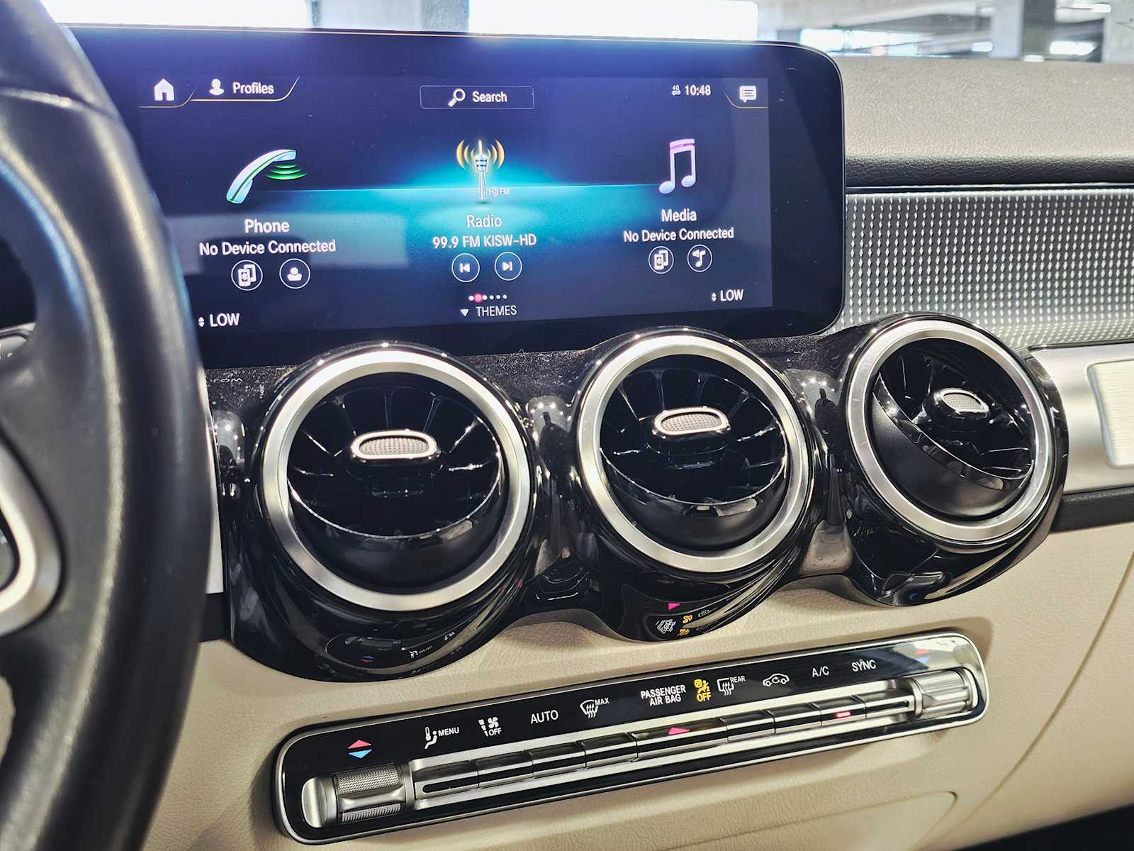 Thumbnail: 2022 Mercedes-Benz GLB - 16