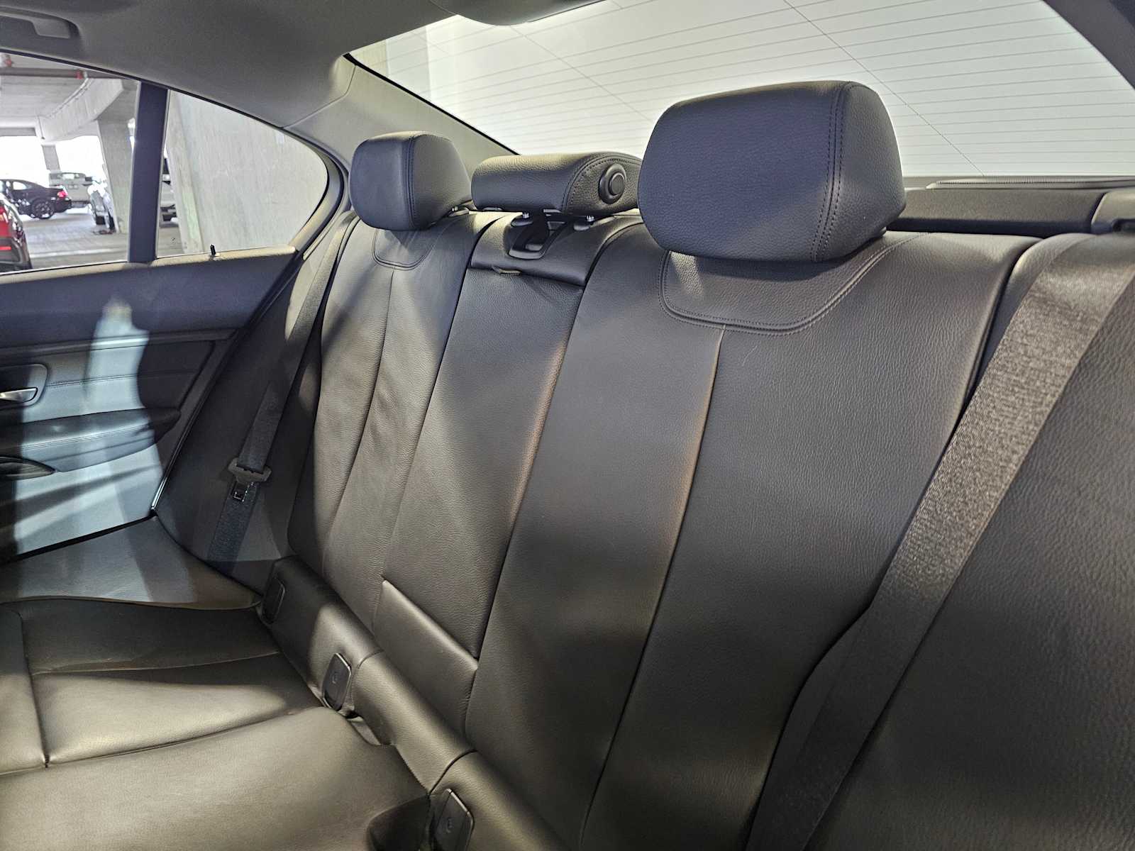 Thumbnail: 2015 BMW 3 Series - 37