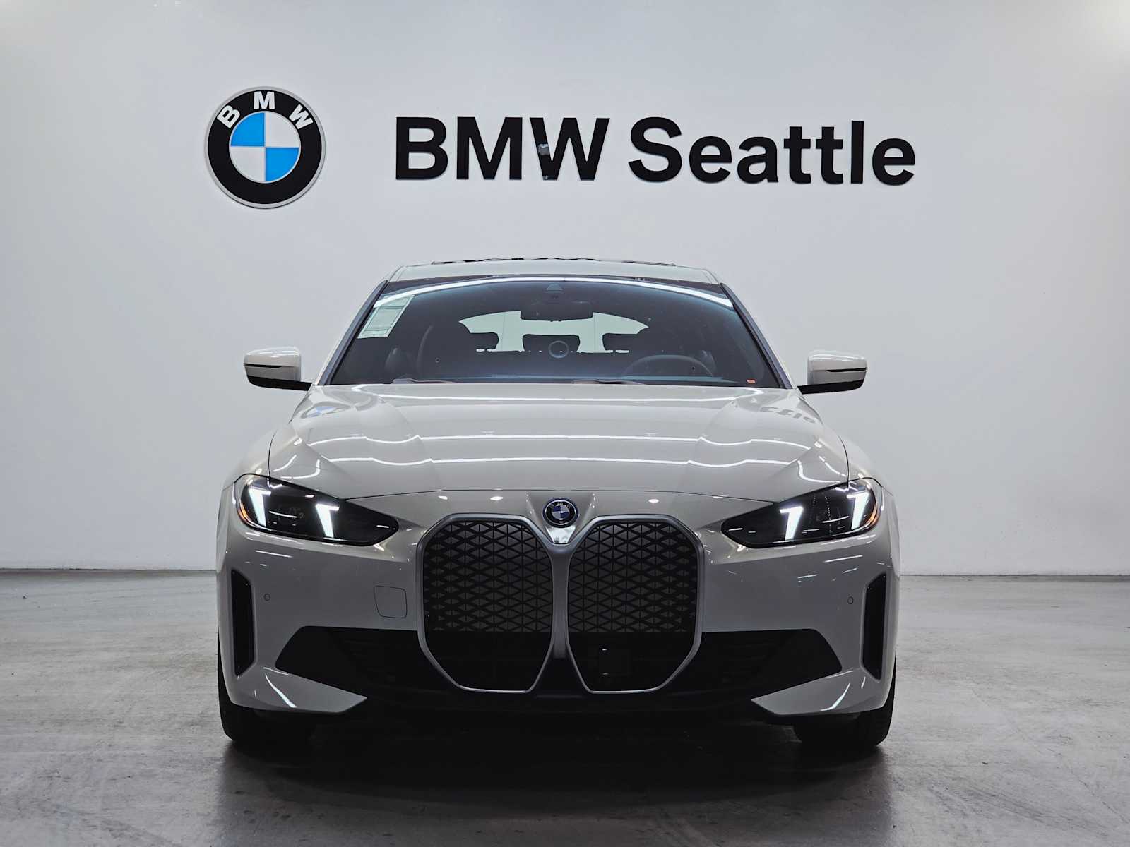 Thumbnail: 2025 BMW i4 - 6