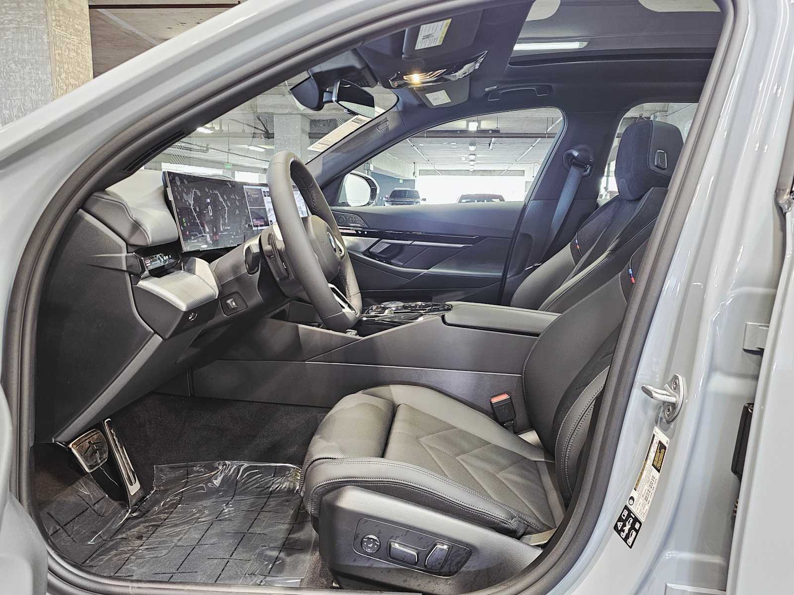 Thumbnail: 2026 BMW 5 Series - 23