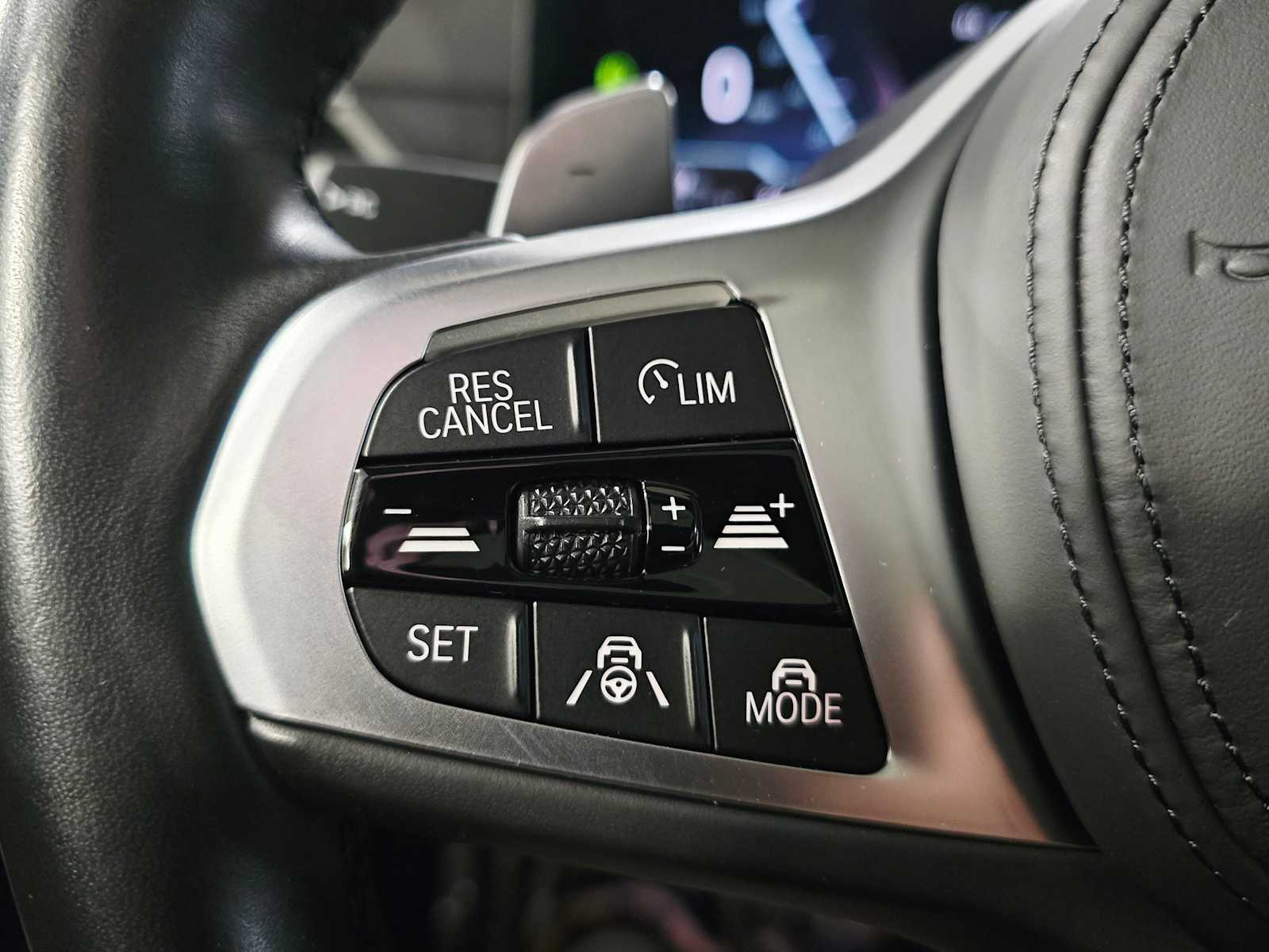2023 BMW 3 Series 330i xDrive 23