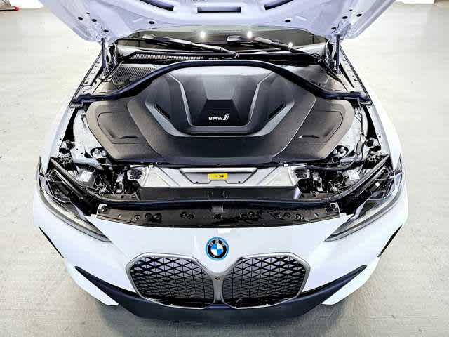 Thumbnail: 2025 BMW i4 - 9