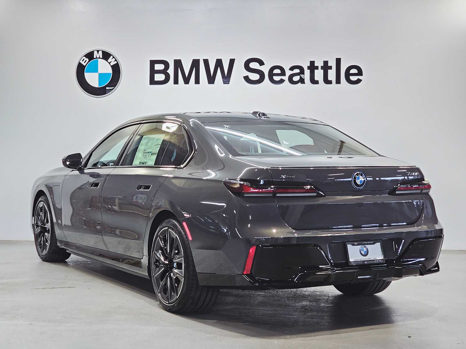 Thumbnail: 2026 BMW 7 Series - 4