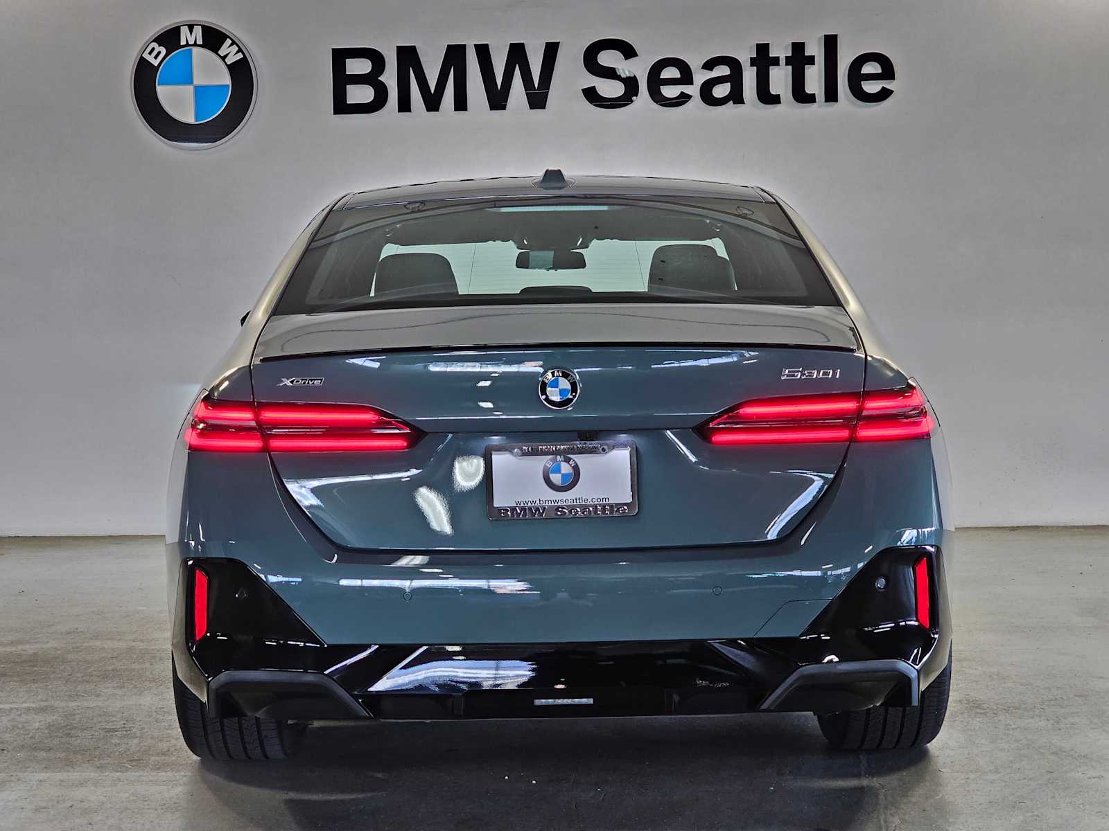 Thumbnail: 2025 BMW 5 Series - 5