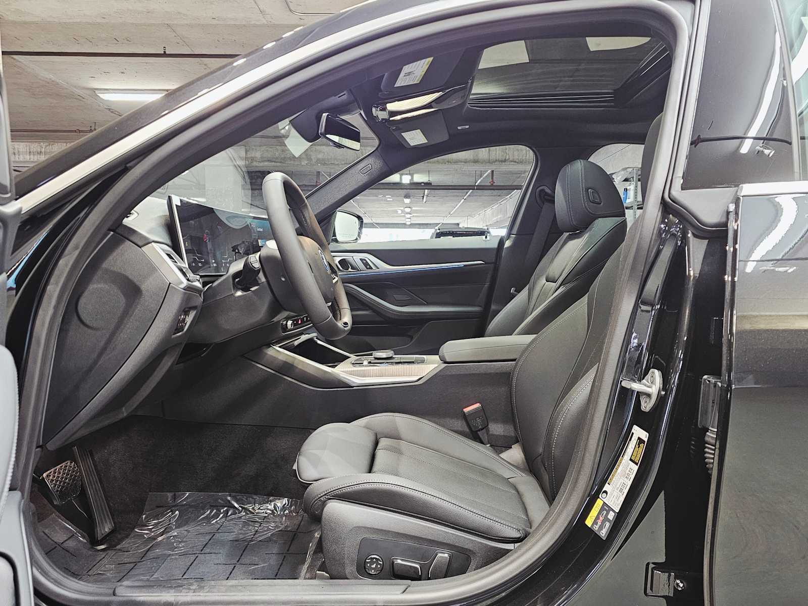 Thumbnail: 2025 BMW i4 - 23